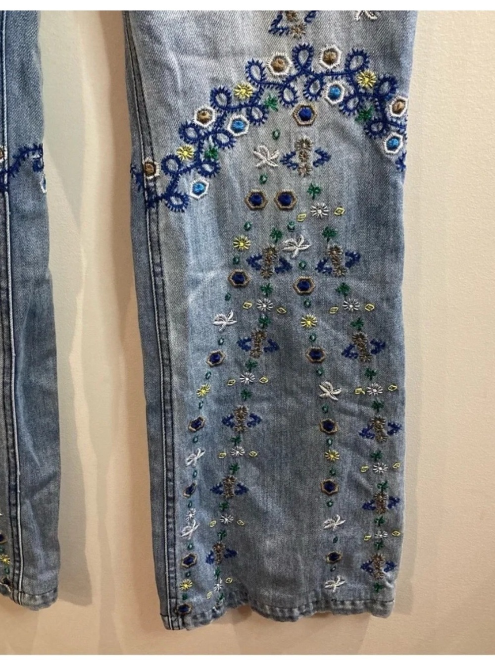 We The Free-Embellished Flare Star Jeans 🌟 - Picture 7 of 15